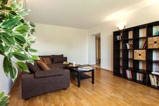 Апартаменты Cosy & Spacious apartment in Artistic District by Houseys Вильнюс Улучшенные апартаменты-11