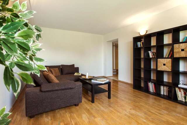 Апартаменты Cosy & Spacious apartment in Artistic District by Houseys Вильнюс-13
